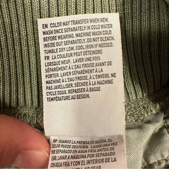 American Eagle Cargo Shorts - Size 12 Large - Picture 13 of 13